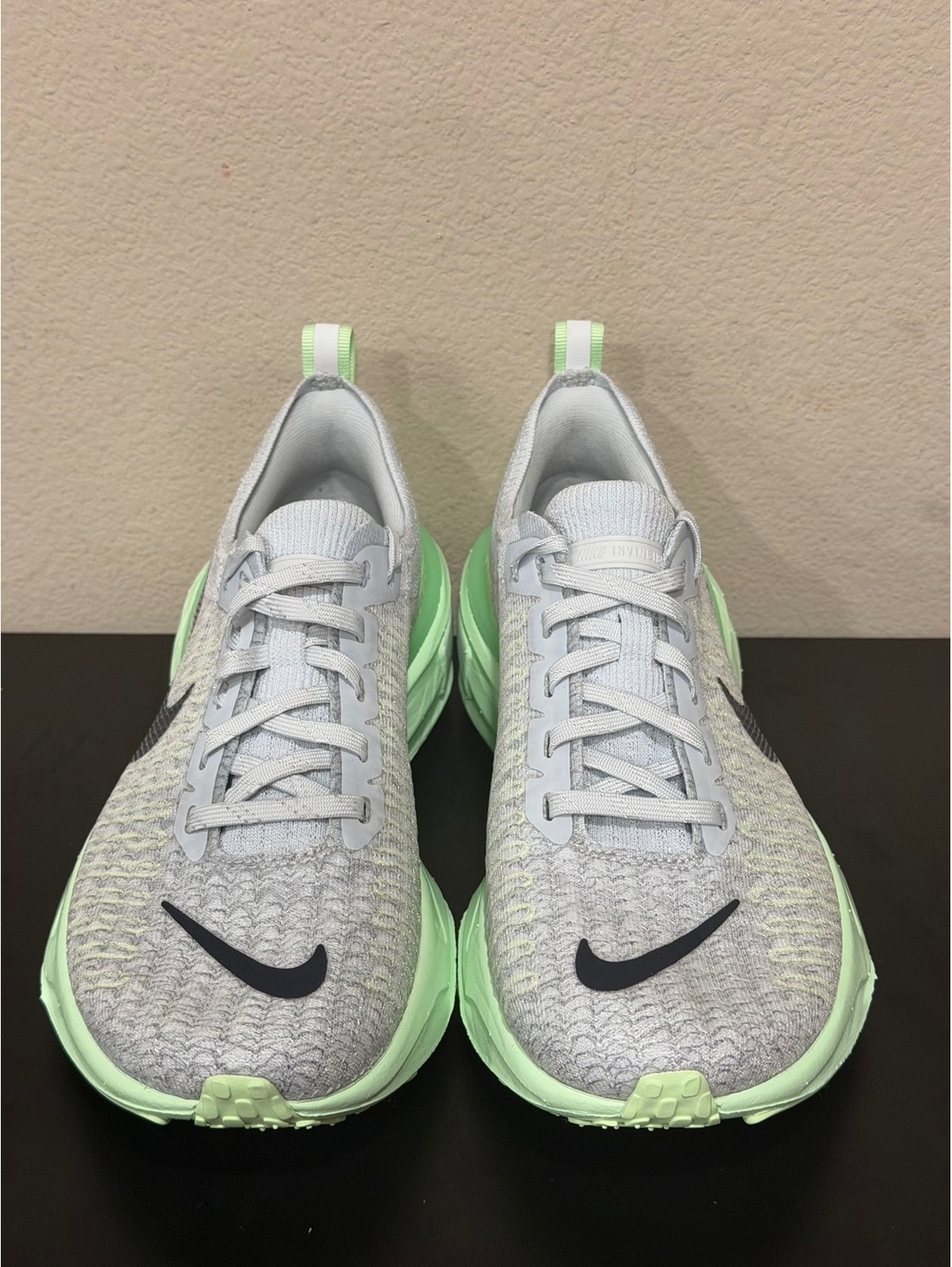 Size 7.5 - Nike Women’s ZoomX Invincible 3 “Pure Platinum Vapour Green” - Picture 3 of 6